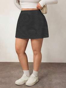 Falda corta casual de línea A de unicolor negro básico para mujer de talla grande, amigable con las curvas del Body redondeado, para el invierno, para la figura de Body redondeado tipo manzana - Blanco y Negro - Ver 4