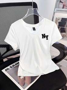 Camiseta de cuello en V con pliegues, estilo minimalista casual, con estampado del logo de Nueva York NY, adecuada para el verano, la vuelta al colegio, el estilo universitario y el estilo "old money" para la fiesta de bienvenida - Multicolor - Ver 6