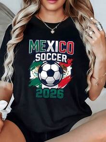 Símbolo vibrante que celebra la pasión y el orgullo del fútbol mexicano con un balón centrado sobre la bandera nacional representando fuerza unión y esperanza hacia el torneo mundial 2026 camiseta de mujer casual moderna perfecta para aficionadas del deporte - Negro - Ver 6