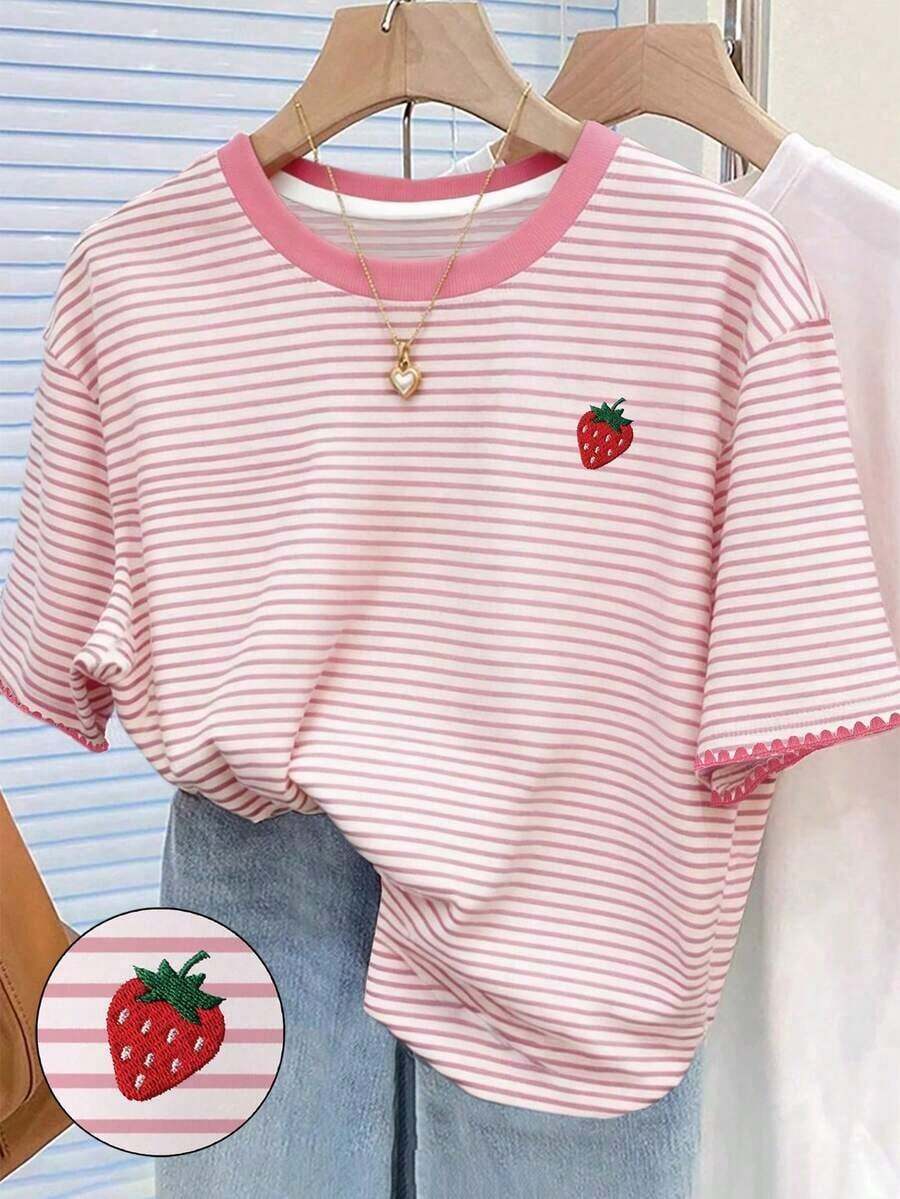 Camiseta de cuello redondo regular con estampado digital a rayas de colores y bordado de fresa - Multicolor 4 - Ver 1