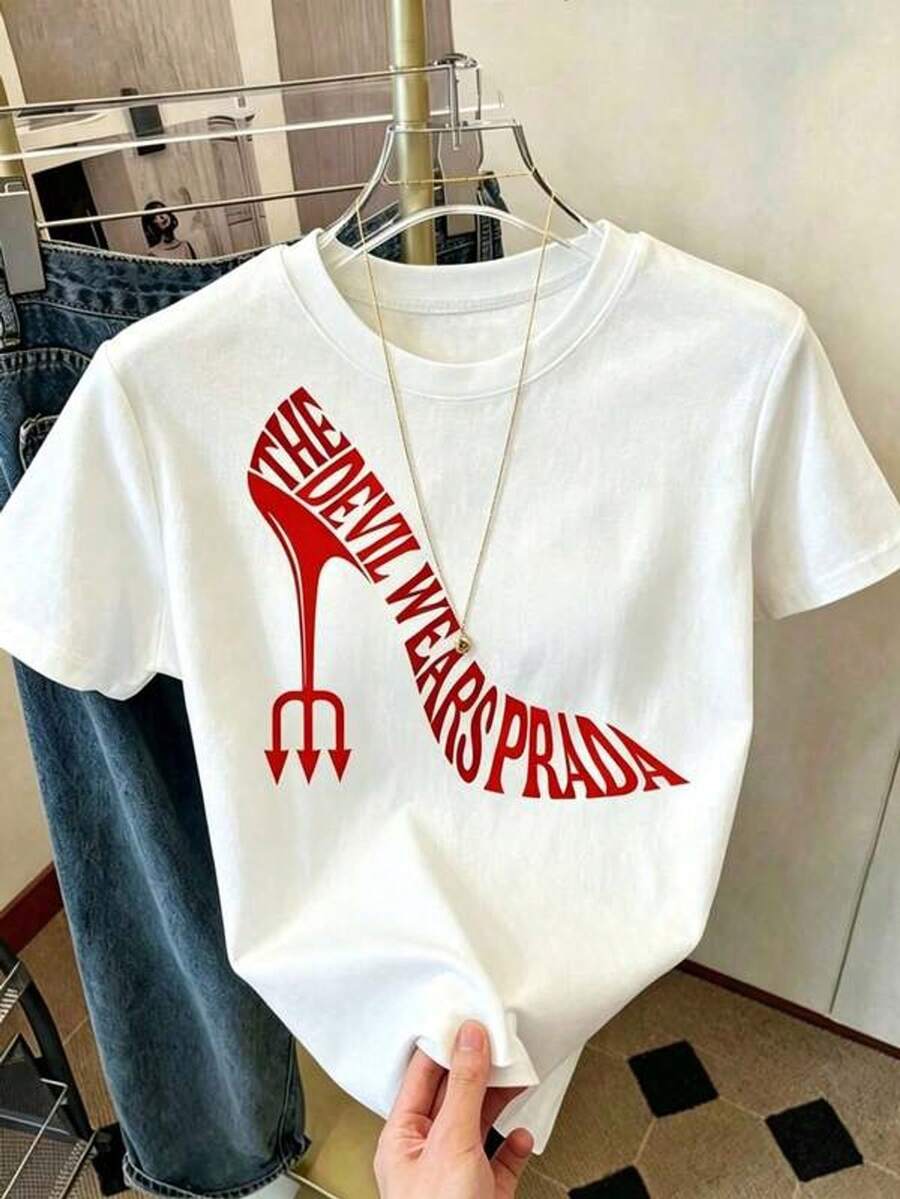 Red T-Shirt With High Heels Inspired By The Devil Wears... Fashion Quote T-Shirt, Aesthetic, Gift For Fashion Lovers, Gift For Girls, Birthday Gift - 白色 - 查看 1