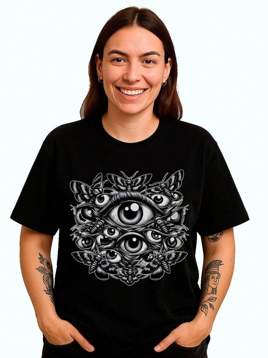 Camiseta Odd Moths Eyeballs Weirdcore Insects T1EE Dark Gothic Cryptid Gift. Camiseta unisex de algodón puro de 220 g, peso ideal para todas las estaciones, apta tanto para hombres como para mujeres. Tejido duradero de alta calidad, suave al tacto y de larga duración. Prenda transpirable, ideal para el otoño y las vacaciones. - Negro - Ver 1