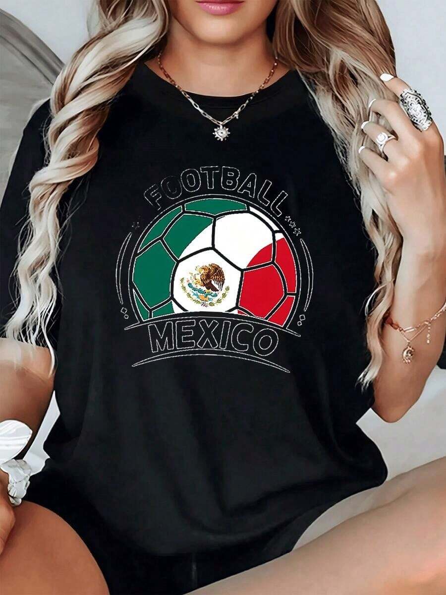 Balón con los colores verde blanco y rojo representando el orgullo nacional y la pasión por el fútbol de México con el emblema del águila en el centro camiseta de mujer casual cómoda para fanáticas deportivasConjuntos de Vacaciones de Verano 2026 - Negro - Ver 1