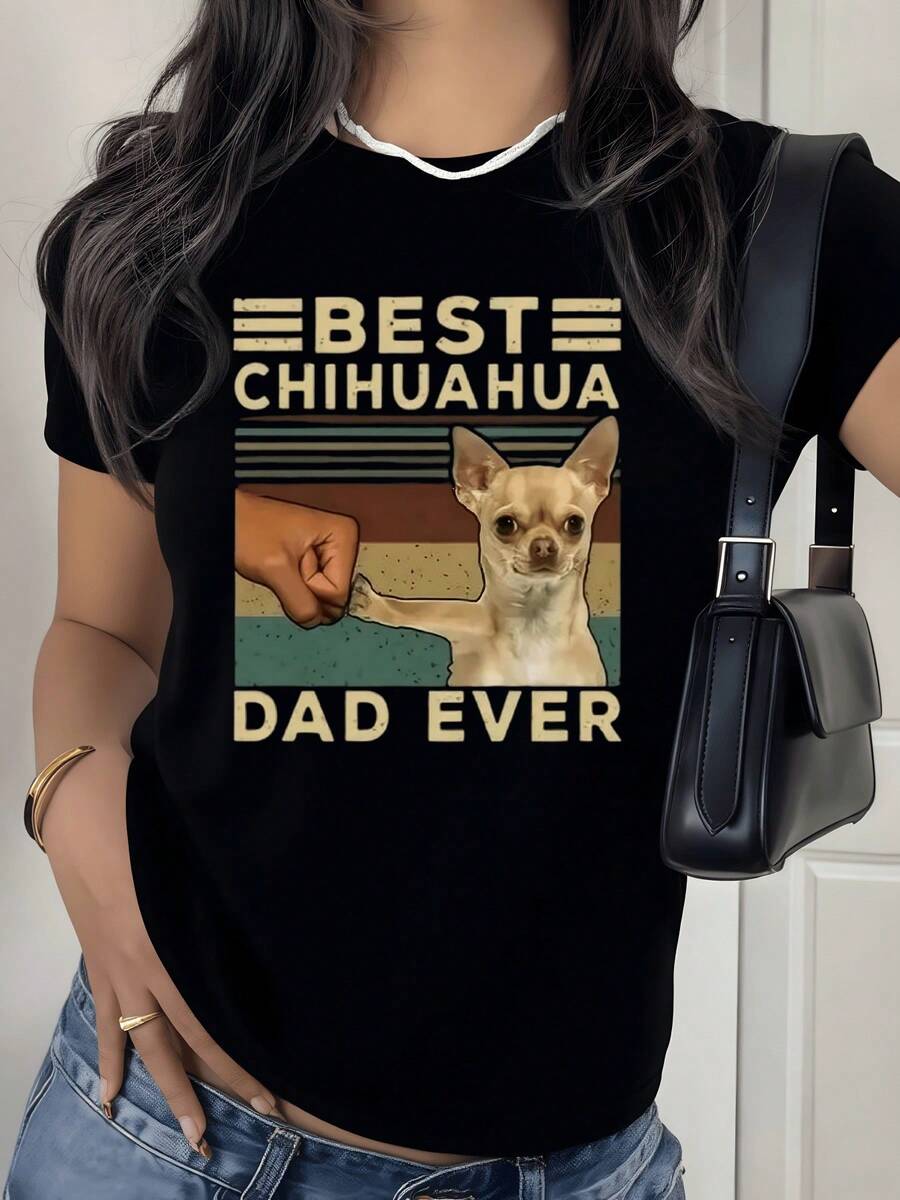 Women's T-Shirt With A Print Celebrating The Bond Of Loyalty Between A Person And Their Chihuahua, Showing A Friendly Gesture Of Respect And Affection That Symbolizes The Union Between Humans And Their Faithful Companions - Comfortable Casual T-Shirt For Women For Everyday Use And Outings. - 黑色 - 查看 1