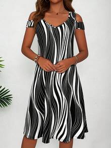 Vestido midi de verano para mujer con estampado de rayas onduladas en blanco y negro, hombros descubiertos, cuello en V, manga corta, línea A, estilo casual y fluido. - Negro - Ver 3