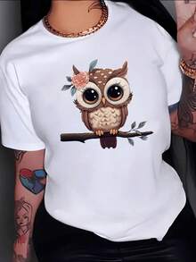A Cute, Big-Eyed Owl Perched On A Branch With A Pink Flower Symbolizes Wisdom, Sweetness, And Serenity-Perfect For Conveying Calm And Charm. A Modern, Comfortable, Casual Women's T-Shirt. - 白色 - 查看 8
