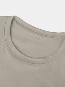 Women's Casual T-Shirt With Round Neck And Short Sleeves, 100% Pure, Perfect Choice For Spring And Summer, Everyday T-Shirt With Metallic "Milano Italy" Print | Lightweight Fabric, Loose-Fitting Casual Top For Everyday Wear, Breathable And Comfortable, Essential For All - 淺灰色 - 查看 3