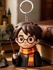Harry Potter 哈利波特钥匙扣，可爱Q版哈利波特设计，充满魔法世界美感的粉丝必备单品，这款萌趣十足的哈利波特钥匙扣，以其俏皮可爱的造型和标志性的眼镜，为你的配饰增添一抹亮色，相信粉丝们一定会爱不释手。钥匙扣上印有Q版哈利手持魔杖的经典形象。 - 鑰匙鏈 - 查看 2