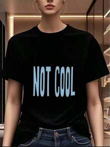 Crew Neck T-Shirt With 'NOT COOL' Print In Light Blue Capital Letters On A Background - Unisex Casual Fashion Garment For Streetwear Lovers, High-Contrast Graphic Design T-Shirt. Suitable For Spring, Summer And Autumn. - 黑色 - 查看 1
