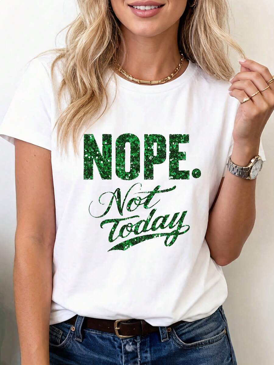 A Women's Short-Sleeved Black T-Shirt With A Vibrant Green Design, Embodying American Streetwear. It's Stylish, Casual, Versatile, And Made From A Comfortable, Breathable Fabric. - 白色的 - 查看 1