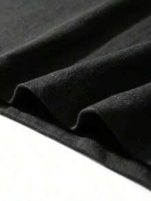 Camiseta "Muslos Gruesos, Vibra Navideña", Camiseta Divertida para las Fiestas, Camiseta Gráfica Navideña Acogedora, Camiseta Navideña "Celebra Tu Cuerpo", Camiseta de Navidad - Negro - Ver 5