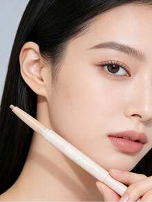 Colorgram 二合一可爱迷你眼线笔——一端是哑光眼影，用于勾勒下眼线；另一端是高光，用于提亮眼周。顺滑、防晕染、防水配方。打造可爱生动的韩式眼妆。小巧便携，适合日常妆容、补妆、通勤和旅行。 - 02 冷色調 - 查看 2