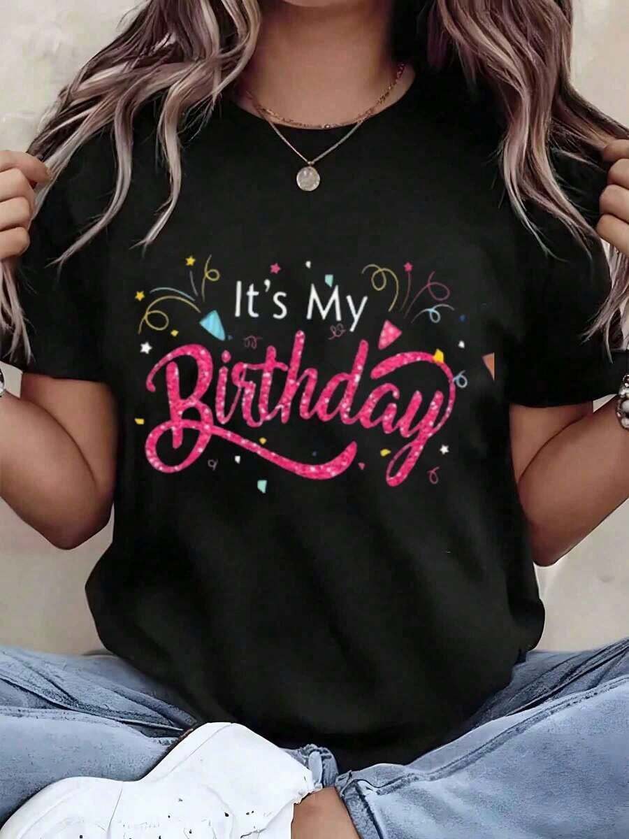 Designed For Modern, Stylish, And Comfortable Women. Women's Glitter Print "It's My Birthday" T-Shirt With A Round Neck, A Casual Top Perfect For Parties And Celebrations, And Makes A Great Gift. 220g. Made With Premium Soft And Breathable Fabric, Designed For All-Day Comfort And Versatile Everyday Wear, Perfect For Casual Outings. - 黑色 - 查看 1