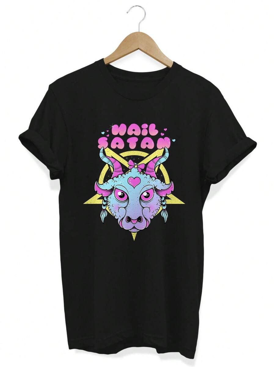 Camiseta con estampado gráfico de Baphomet espeluznante estilo gótico pastel. Camiseta unisex de algodón puro de 220 g. Peso ideal para todas las estaciones, apta tanto para hombres como para mujeres. Tejido duradero de alta calidad, suave al tacto y de larga duración. Prenda transpirable, ideal para el otoño y las vacaciones. - Negro - Ver 1