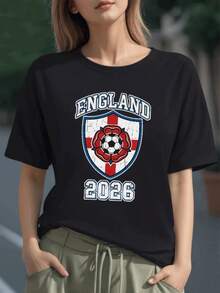 Escudo con cruz roja y flor que rodea un balón representando pasión y orgullo deportivo para camiseta de mujer 100% algodón cómoda y resistente - Negro - Ver 1