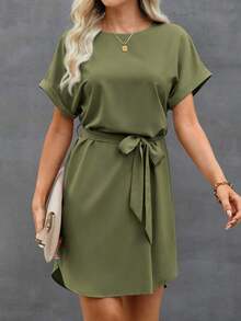 Vestido de mujer de manga corta tipo murciélago con cuello redondo y cintura torcida de unicolor - Verde militar - Ver 1