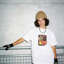 Women's Summer Clothing, Soft And Casual Cotton T-Shirt With Round Neck, Printed "Texas Chainsaw I'M 'HOOKED' ON YOU". White Color. - 白色 - 查看 4