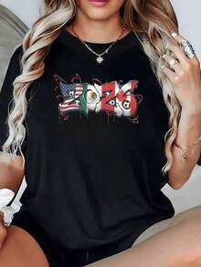 Número formado por banderas de Estados Unidos México y Canadá junto a balones que celebran la unión deportiva del continente y la pasión por el fútbol con energía vibrante y moderna camiseta de mujer casual cómoda para fanáticas del deporte - Negro - Ver 1