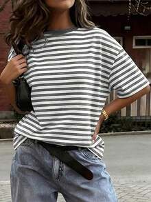 Camiseta casual de mujer  de cuello redondo holgado, camiseta de manga corta de ajuste ceñido con parches a rayas minimalista, adecuada para primavera/verano, ideal para el Día de San Valentín - rayas grises y blancas - Ver 5