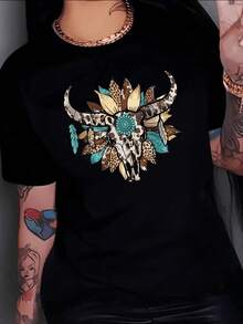 Bull Skull With Curved Horns Surrounded By Golden Petals And Turquoise Feathers Symbolizing Strength, Nature And Free Spirit. Modern Casual Women's T-Shirt - 黑色 - 查看 1