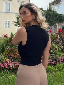 Blusa casual de mujer de unicolor, cuello redondo, sin mangas y con pliegues - Negro - Ver 2