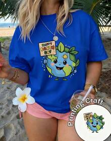 Women's Vintage Summer T-Shirt, Short-Sleeved, Crew Neck, 100% Polyester, Machine Washable, Easy Care, With A Casual Print And A Cute "Happy Earth Day" Slogan. New 2026 Summer T-Shirt For Travel, Everyday Wear, Vacations, And Festivals. Unisex - 藍色 - 查看 6