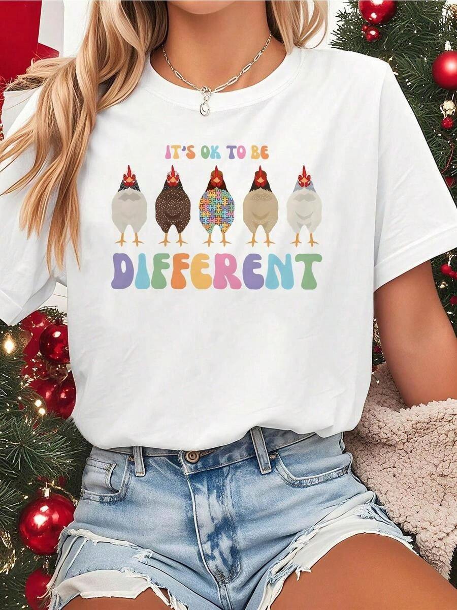 A Classic And Versatile Piece: A Short-Sleeved, High-Neck T-Shirt Made Of Pure Cotton, Ideal For Year-Round Wear. Its Feminine Design Features A Whimsical Holiday Print. Modern Style. - 白色 - 查看 1