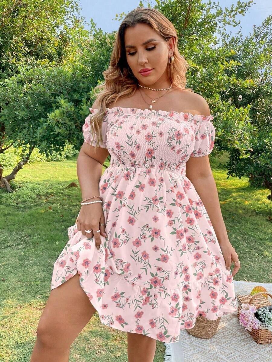 Vestido con estampado floral, hombros descubiertos, volantes fruncidos y bajo con volante para vacaciones y playa para mujer talla grande - Rosa - Ver 1