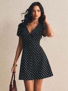 Vestido mini de manga corta con cuello en V y botones, vestido casual de verano elegante de línea A, vestido mini de cuello en V, vestido con botones delanteros, vestido casual de verano, vestido de manga corta, vestido de cuadros rojos de línea A, vestido mini minimalista, vestido rojo, ropa casual de verano para mujer, vestido de ajuste ceñido, atuendos para citas de vacaciones, atuendos para festivales de música de verano, atuendos de oficina para mujer, vestido social, vestidos de picnic para mujer, atuendos de primavera para mujer, vestido de guinga para mujer, ropa de oficina para mujer, atuendos de verano 2026, nuevas llegadas - Negro - Ver 1