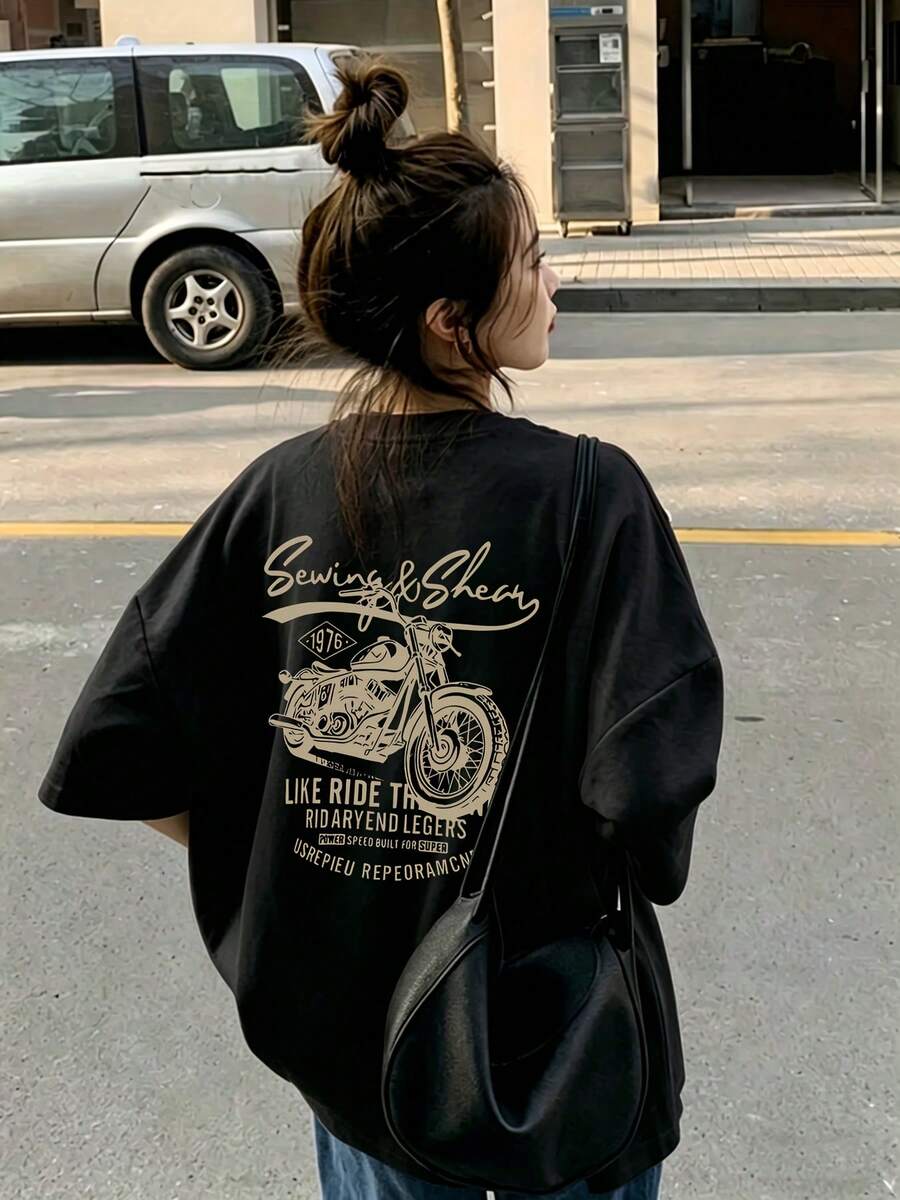 Edición Limitada: Camiseta de Manga Corta para Mujer con Estampado de Letras de Motocicleta Retro, Cuello Redondo, Estilo Holgado, Ligera de Algodón, Moda Básica de Verano - Negro - Ver 1
