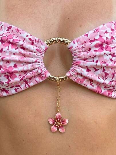 1 chiếc móc khóa hình bikini thời trang, thanh lịch, gợi cảm, họa tiết cánh hoa nhiều màu sắc, tua rua, thích hợp cho đi biển.