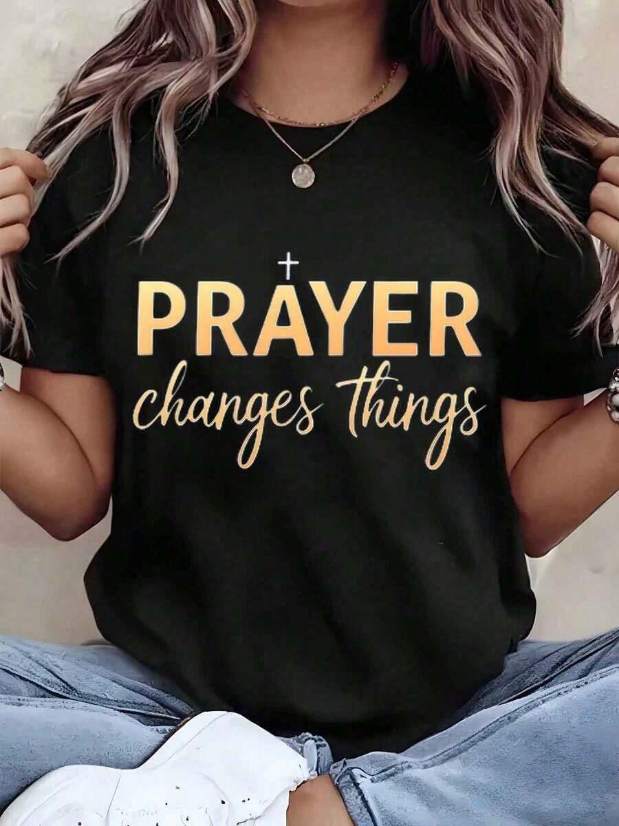 Soft, Breathable, And Lightweight For All-Day Comfort. Women's T-Shirt With "Prayer Changes Things" Print, Crew Neck, Casual Wear, Gift, 220g. Classic Crew Neck With A Relaxed Fit That Flatters All Body Shapes And Is Easy To Pair With Jeans, Shorts, And Leggings. - 黑色 - 查看 1