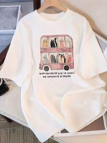 Camiseta de Mujer con Estampado de Autobús y Gato de Dibujos Animados |   Camiseta casual de verano de manga corta, suave y holgada, con un divertido diseño de El Baile de Andalucía, en color blanco. - Blanco - Ver 1