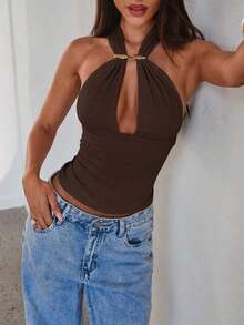 Camiseta sin espalda con cuello halter y decoración de hebilla de metal hueca sexy para mujer - Café integral - Ver 6