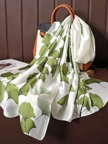 1 chiếc khăn choàng satin in họa tiết lá bạch quả, kích thước 90*180cm, nhẹ, dài, phù hợp mọi mùa, đa năng cho các buổi đi chơi, tiệc tùng, du lịch. - màu xanh lá - Xem 2