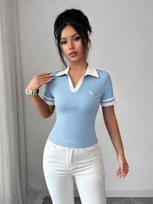 Elenzya Camiseta ajustada de manga corta con cuello polo, media cremallera y bloque de color con patrón bordado de caballo elegante y deportivo para mujer - Azul - Ver 5