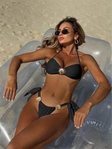 Nuevo bikini de dos piezas de color sólido, sexy, con decoración de conchas y cordones. - Negro - Ver 1