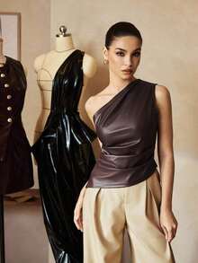 Top de mujer de un solo hombro de PU con plisados en la cintura color borgoña, top estilizador de la cintura para mujeres - Marrón 2 - Ver 3
