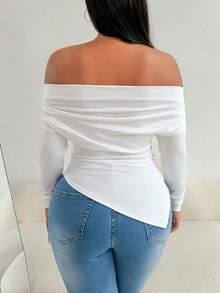 Camiseta con hombros descubiertos, hombros recogidos y bajo asimétrico - Blanco - Ver 2