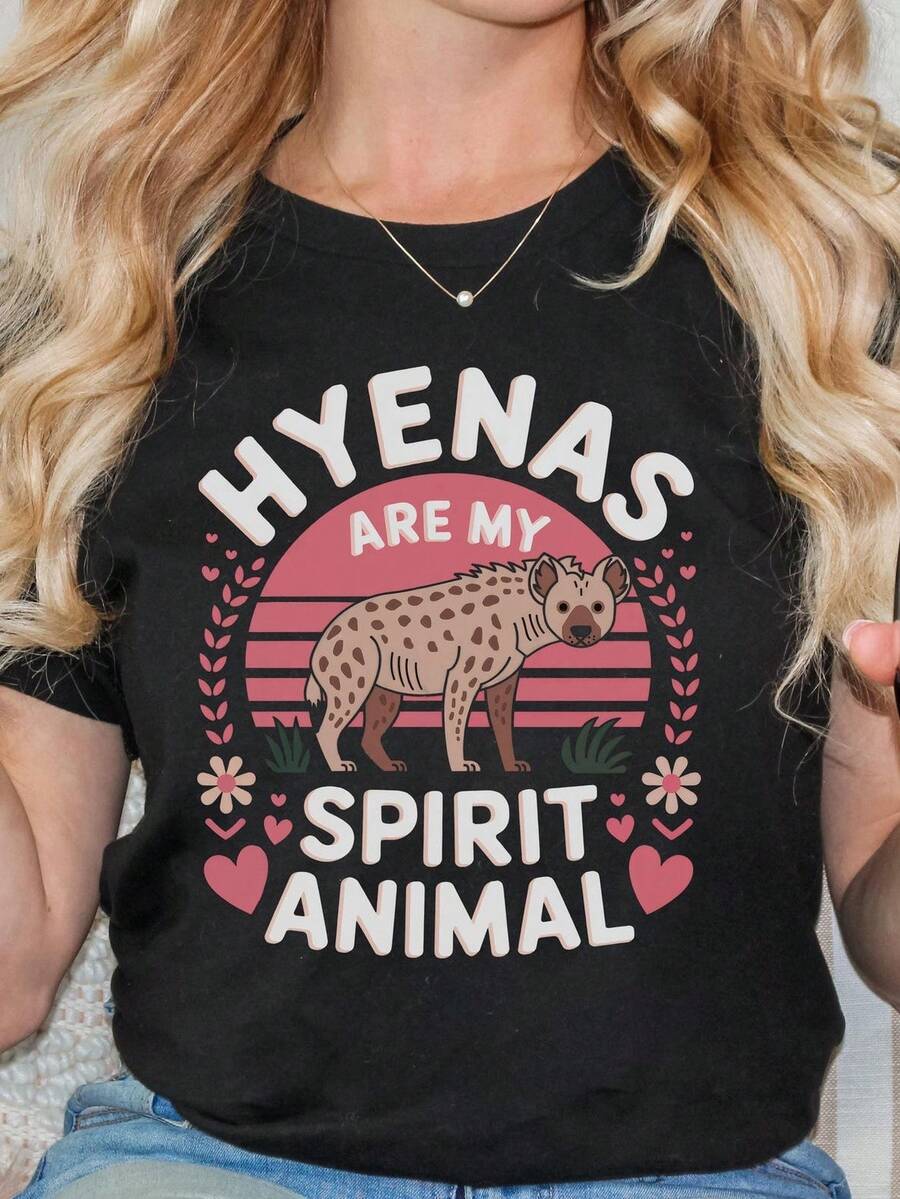Camiseta unisex divertida con el mensaje "Las hienas son mi animal espiritual", regalo para amantes de los animales, camiseta de hienas, camiseta gráfica humorística, camiseta corta. Camiseta unisex de algodón puro de 220 g, peso ideal para todas las estaciones, apta tanto para hombres como para mujeres. Tejido duradero de alta calidad, suave al tacto y de larga duración. Parte superior transpirable, adecuada para el uso de otoño y vacaciones de las mujeres. - Negro - Ver 1