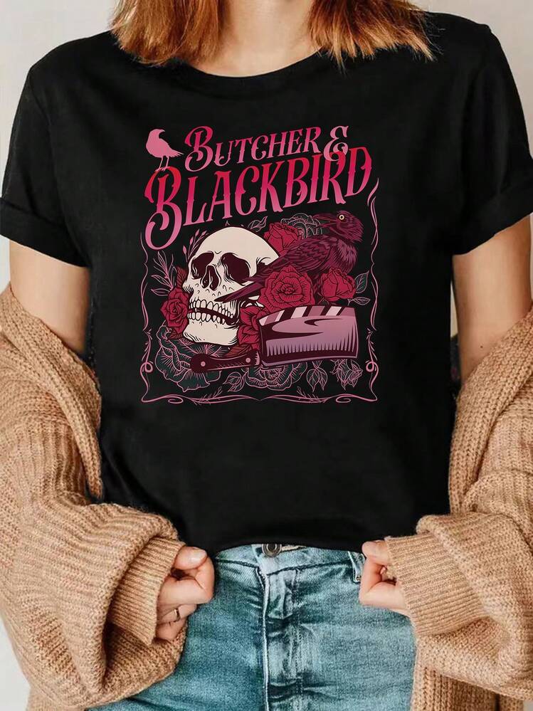 A Dark Romance Novel<Butcher &="" Blabird="">Fan Print T-Shirt - Women's Casual Short Sleeve Crew Neck Top, Spring/Summer Fashion Must-Have, Women's Blouses, Blouses, Casual Ladies Blouses, Women's Tops, Tops, Unisex.</Butcher> - màu đen - Xem 1