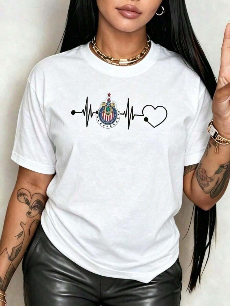 Women's 100% Cotton Loose Fit Trendy Printed T-ShirtWomen's 100% Cotton Loose Fit Trendy Printed T-ShirtPlayera gráfica casual juveniEscudo con caballero león árboles y rayas rojas del Club Deportivo Guadalajara camiseta de mujer con 100% algodón suave y cómoda para lucir tu pasión deportiva. camisas de mujer blusa - Blanco - Ver 1
