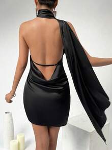 Vestido con fruncido de espalda abierta de satén - Negro - Ver 2
