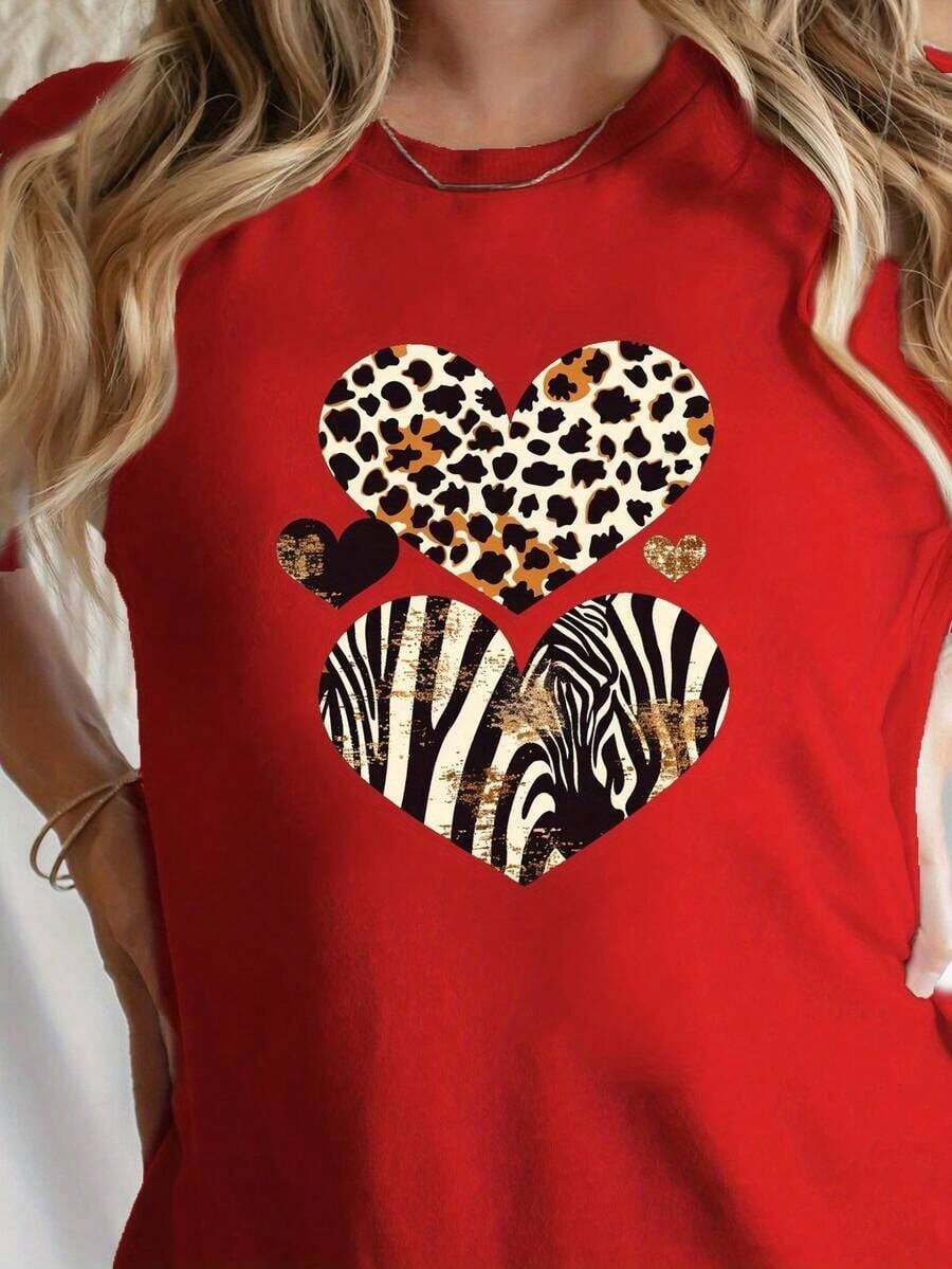 Camiseta Holgada y Versátil para Mujer con Estampado de Tres Corazones - Patrones de Leopardo y Cebra, Ajuste Cómodo, Mangas Cortas, Cuello Redondo, Estilo Casual, Ropa Cómoda | Top con estampado de animales | Camiseta de algodón de cuello redondo básica de nueva llegada con estructura de punto para mujer - Rojo - Ver 1