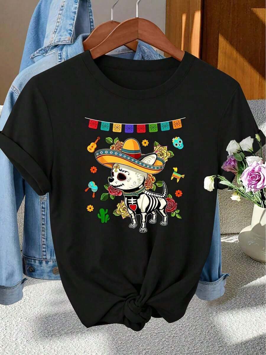 Women's Lightweight "Day Of The Dead" Print T-Shirts, Stylish With Skull Embellishments And A Print Of A Puppy Wearing A Mexican Hat, Round Neck, Short Sleeves, Suitable For Spring, Summer, And Fall. It's A Modern, Versatile, And Retro-Casual Garment For Everyday Wear, Vacations, And Commuting. Available In Multiple Colors, Made Of Cotton, A Popular Choice. - 黑色 - 查看 1