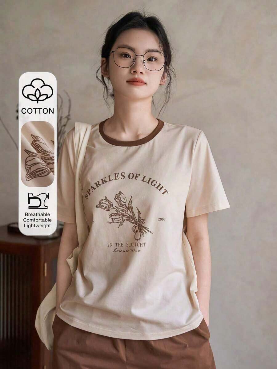 Y2K style,Fashionable styel,2026 newest,cute style,Causal style. Camiseta de manga corta con estampado de flores "CHISPAS DE LUZ 2003 A LA LUZ DEL SOL", Tiempo de ocio, Camisetas gráficas180g(S-XXXL) - Beis 2 - Ver 1