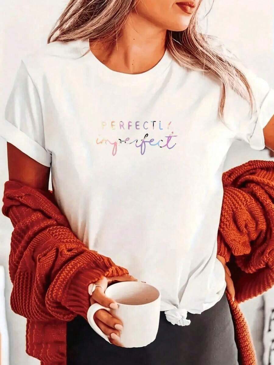 Perfectly Imperfect Rainbow Print Short-Sleeve White T-Shirt, Casual Graphic Tee For Everyday Wear, Coffee Time Outfit, Fashionable Women's Top, Round Neck, 100% Cotton, Casual Blouses For Women - 白色的 - 查看 1