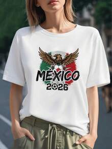 Águila dorada sosteniendo un balón sobre fondo tricolor simbolizando orgullo nacional y fuerza deportiva de México 2026 camiseta para mujer 100% algodón cómoda y moderna - Negro - Ver 6