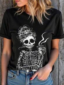 Halloween, Día de los Muertos Estampado de patrón esquelético con bebidas calientes en la mano, estilo oscuro y juguetón, lleno de contraste divertido. La tela es ligeramente elástica, cómoda y cómoda, adecuada para escenas de ocio y entretenimiento de fin de semana, fácil de lavar en máquina, es un artículo práctico que muestra una personalidad única - Camiseta de mujer de 180G pura. 100% algodón, estilo Y2K Bababask - Negro - Ver 6