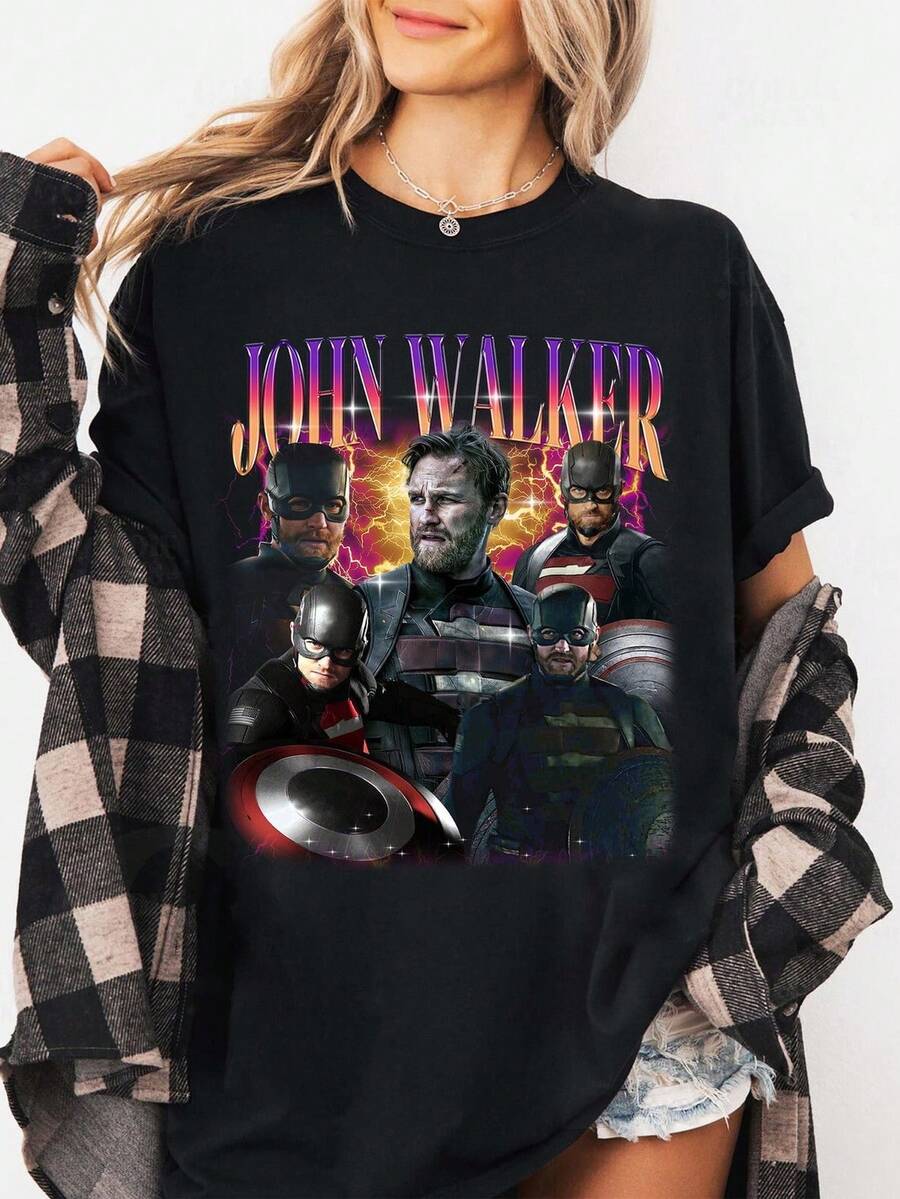 Camiseta unisex John Walker Thunderbolts MCU. Camiseta unisex de algodón puro de 220 g. Peso ideal para todas las estaciones, apta tanto para hombres como para mujeres. Tejido duradero de alta calidad, suave al tacto y de larga duración. Prenda transpirable, ideal para el otoño y las vacaciones. - Negro - Ver 1